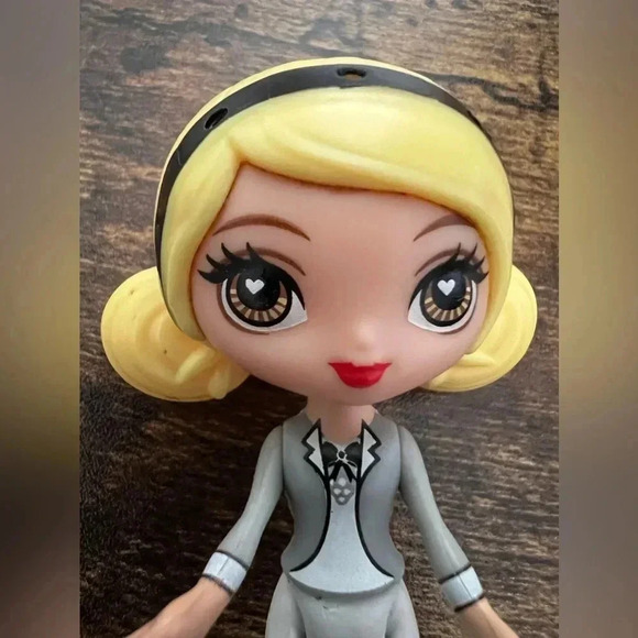 RETIRED: Mattel | Kuu Kuu Harajuku Doll - Picture 7 of 10